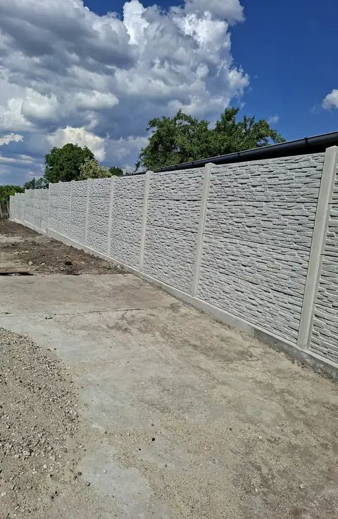 2. ügyfélfotó: Konkret Line kerítés (Google-értékelés)